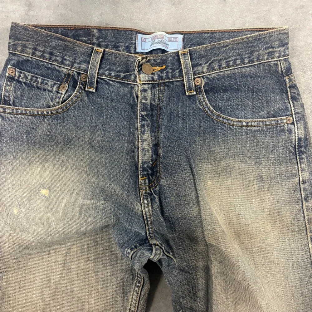 Vintage Y2K/2000s Levis Mens Straight Fit Distressed Blue Jeans waist 29